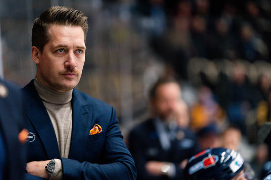 Växjös tränare Sam Hallam