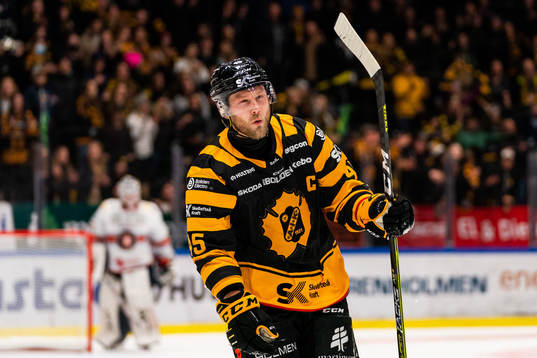 Skellefteås Oscar Möller jublar