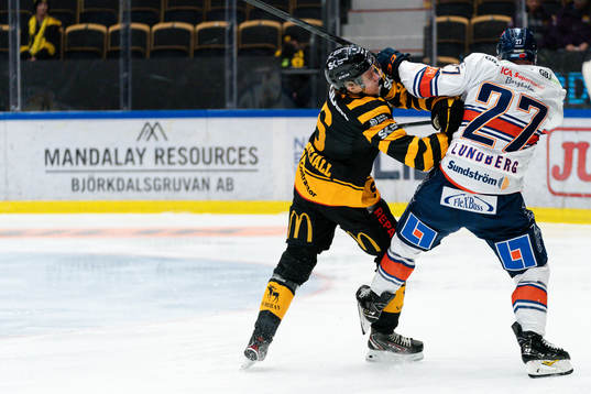 Skellefteås Måns Forsfjäll  och Växjös Martin Lundberg
