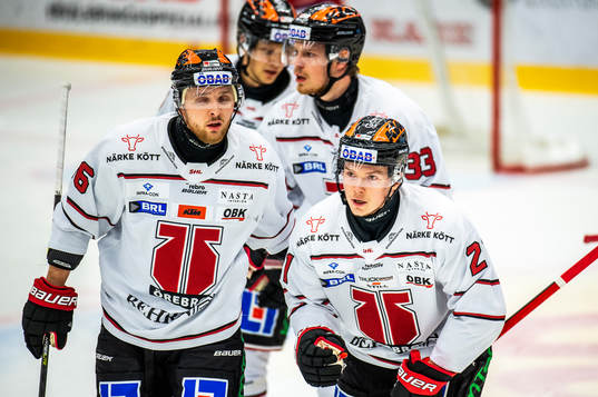 Örebros Linus Öberg jublar