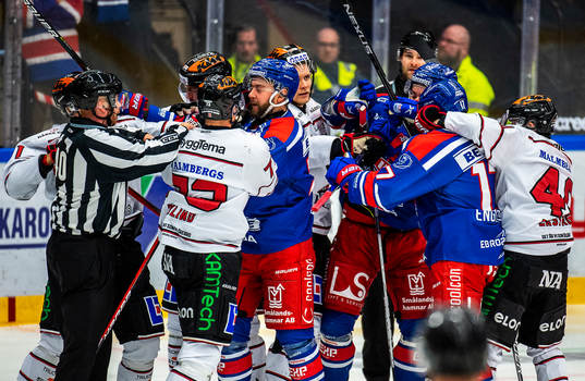 Stökigt mellan lagen