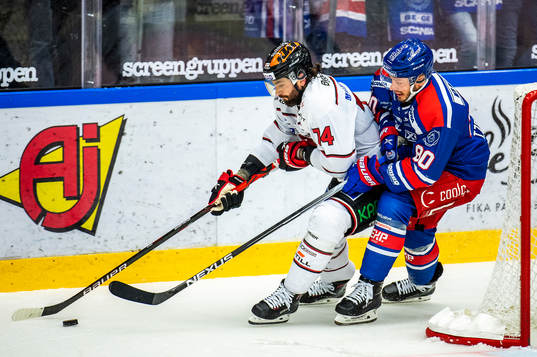 Örebros Nick Ebertoch Oskarshamns Tomas Zohorna