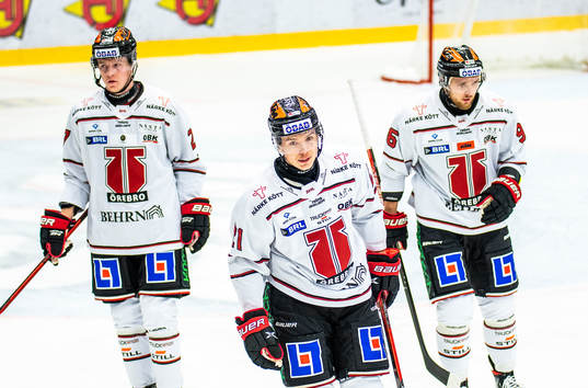 Örebros Simon Forsmar, Linus Öberg och Robin Kovacs deppar