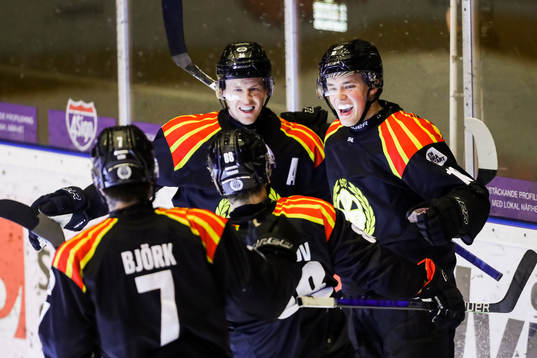 Brynäs Noel Gunler (h) jublar