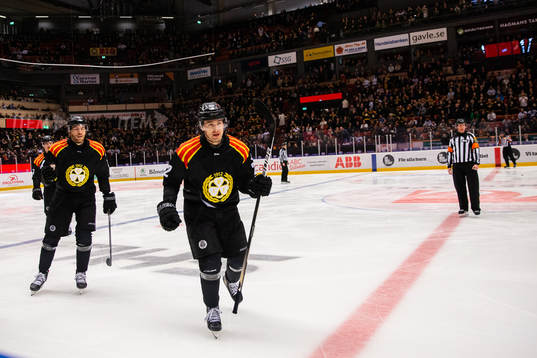 Brynäs Adam Pettersson jublar