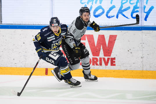s Jonathan Wikström och AIK:s Alexander Deilert