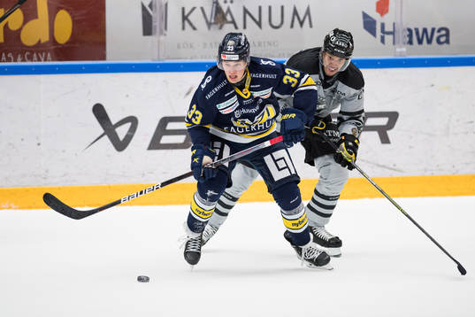 s Måns Lindbäck och AIK:s Fredric Weigel
