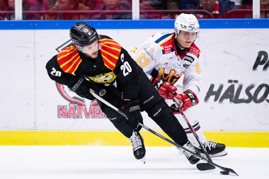 Malmö Redhawks Fredrik Händemark jagar Brynäs Oula Palve