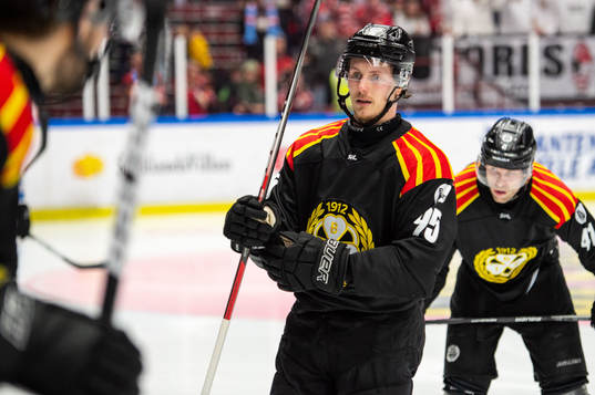 Brynäs Nick Olesen jublar