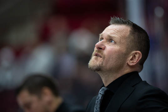Malmö Redhawks tränare Joakim Fagervall deppar