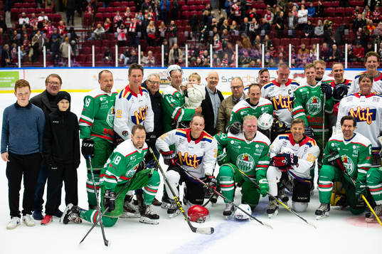 Malmö Redhawks guldhjältarna med Rögle spelare