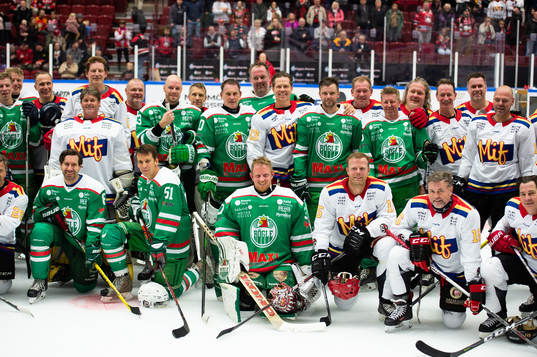 Malmö Redhawks guldhjältarna med Rögle spelare