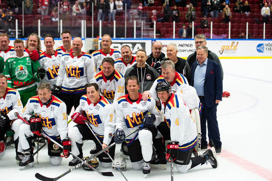 Malmö Redhawks guldhjältarna med Rögle spelare