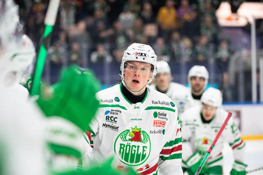 Rögles Oskar Stål Lyrenäs jublar