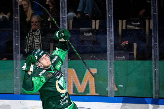 Färjestads Victor Ejdsell jublar