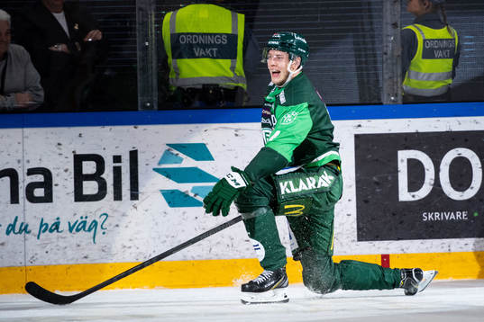 Färjestads Daniel Viksten jublar