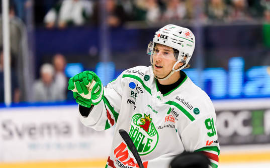 Rögles Adam Tambellini jublar