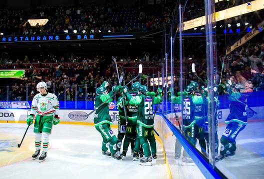 Färjestads spelare jublar