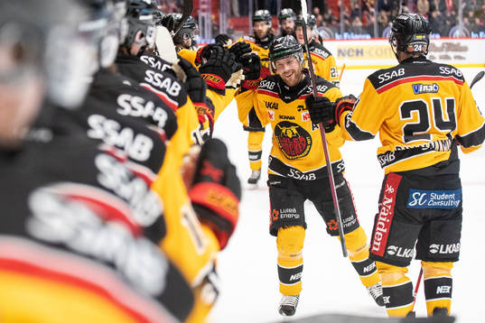 Luleås Linus Omark jublar