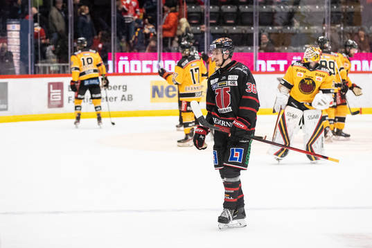 Örebros Emil Larsson deppar