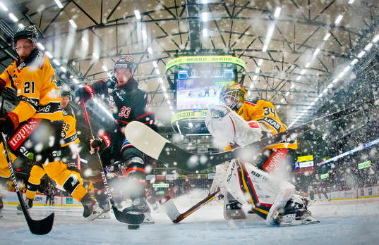 Örebros Christopher Mastomäki gör 2-2 på Luleås