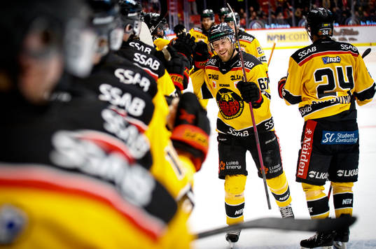 Luleås Linus Omark jublar