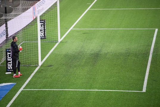 Falkenbergs spelare värmer upp