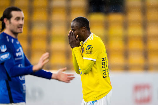 Falkenbergs Nsima Peter deppar