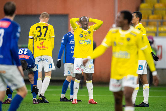 Falkenbergs Nsima Peter deppar