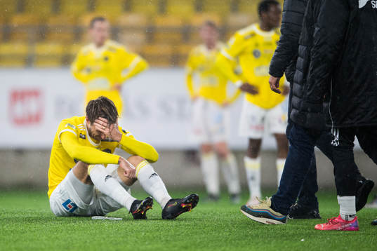 Falkenbergs Tobias Karlsson deppar