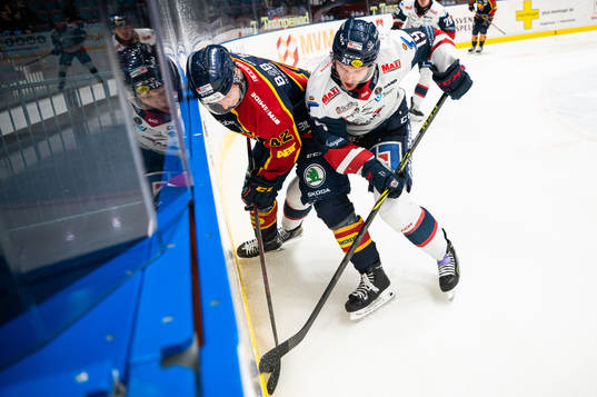 Djurgårdens Ludvig Hedström och Linköpings Patrick Russel