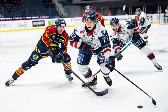 Linköpings Vilmos Gallo och Djurgårdens Oscar Bjerselius