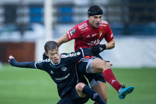 Utsiktens Albin Skoglund och Vänersborgs Milos Andelkovic