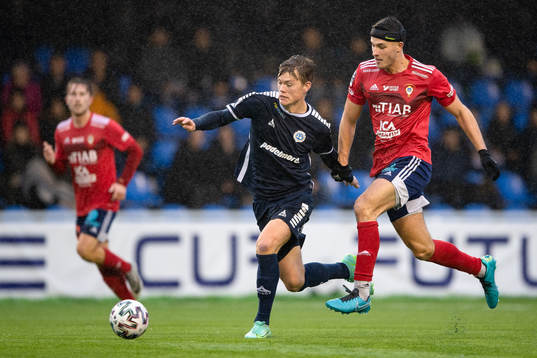 Utsiktens Albin Skoglund och Vänersborgs Milos Andelkovic