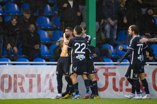 Utsiktens Paulo Marcelo Souza Alvez jublar