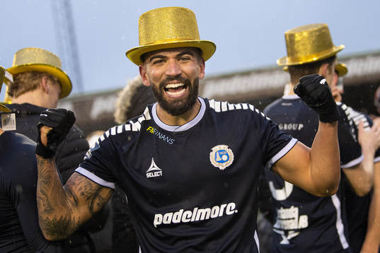 Utsiktens Paulo Marcelo Souza Alvez jublar