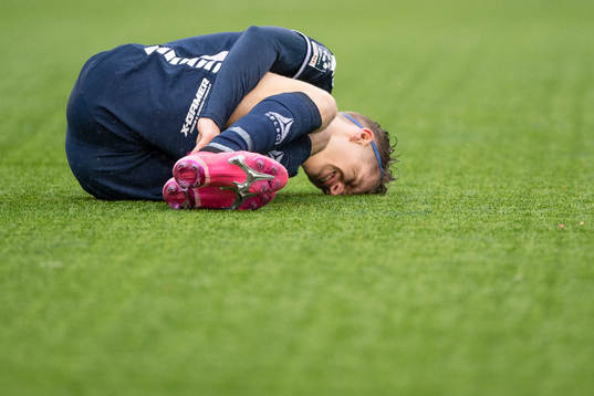 Utsiktens Lucas Hedlund har ont