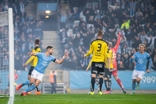Malmö FFs Antonio Colak och Sebastian Nanasi jublar