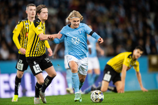 Häckens Erik Friberg och Malmö FFs Sebastian Nanasi