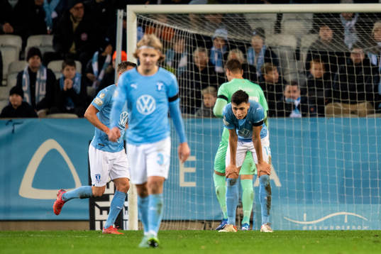 Malmö FFs Sebastian Nanasi och Anel Ahmedhodzic deppar
