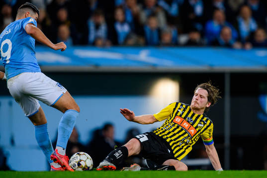 Malmö FFs Antonio Colak och Häckens Erik Friberg