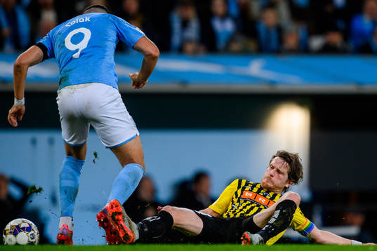Malmö FFs Antonio Colak och Häckens Erik Friberg