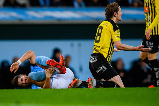 Malmö FFs Antonio Colak och Häckens Erik Friberg
