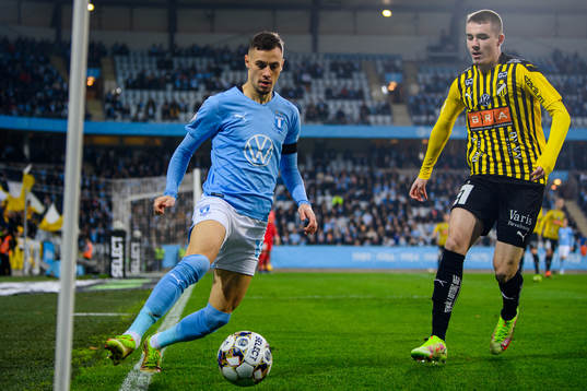 Malmö FFs Veljko Birmancevic och Häckens Samuel Gustafson