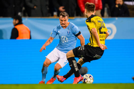 Malmö FFs Eric Larsson och Häckens Kristoffer Lund Hansen