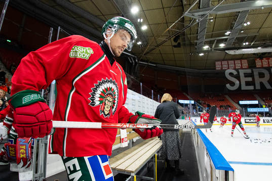 Frölundas Mats Rosseli Olsen innan ishockeymatchen i SHL