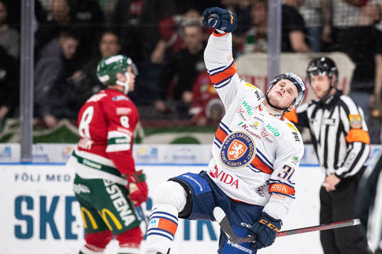 Växjös Olle Lycksell jublar