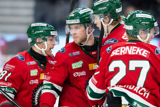 Frölundas Christian Folin jublar med lagkamrater