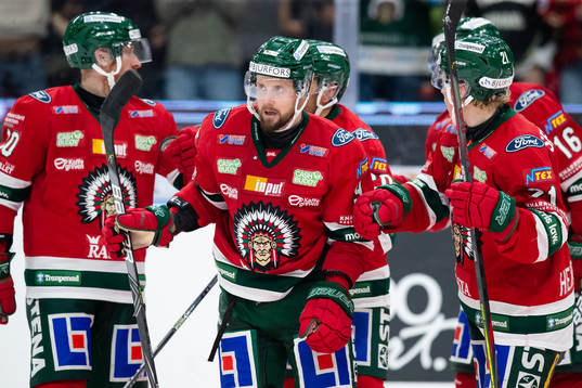 Frölundas Jan Mursak jublar med lagkamrater