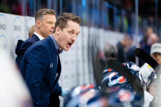 Växjös tränare Sam Hallam